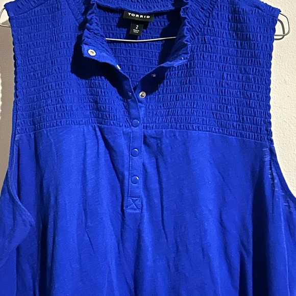 Torrid Blue sleeveless top- size 2- bright blue - Picture 2 of 5